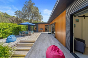 Tranquil Escape - Waihi Beach Holiday Home